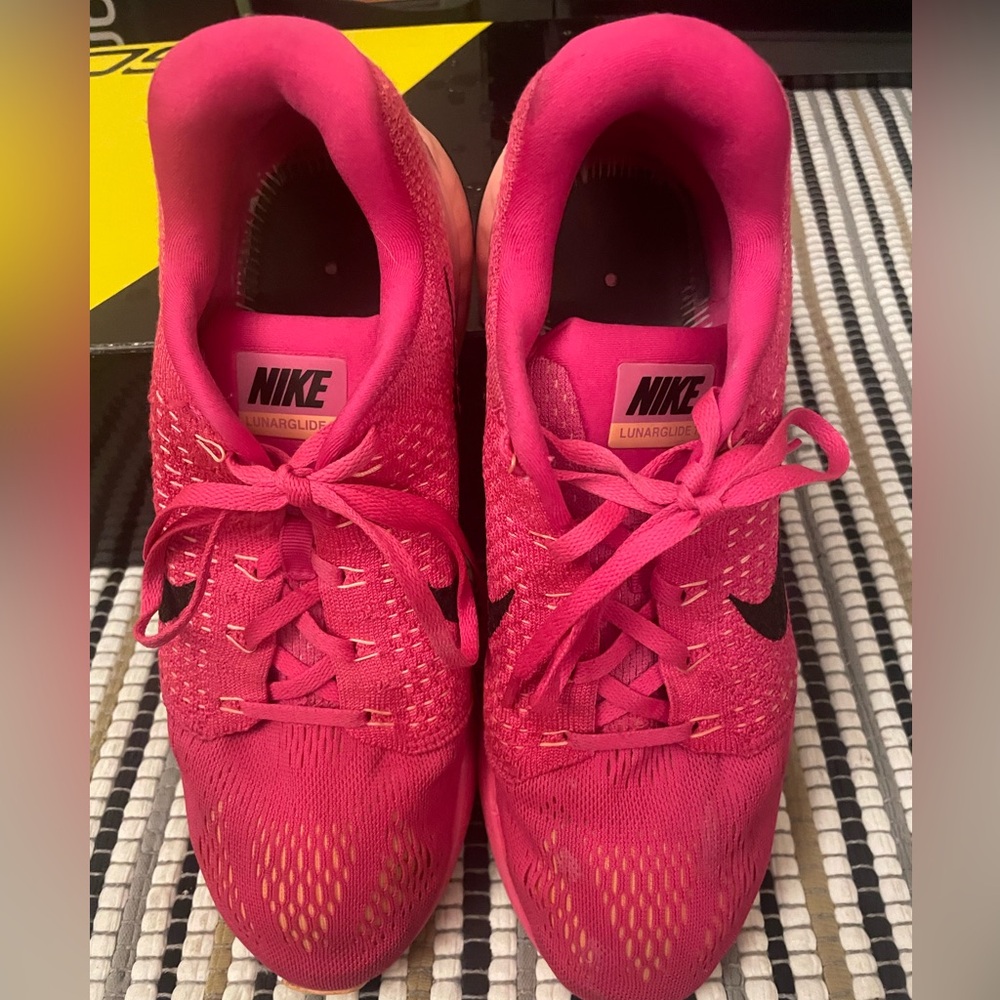 Nike    Woman’s Lunarglide 7 Pink Running Shoe